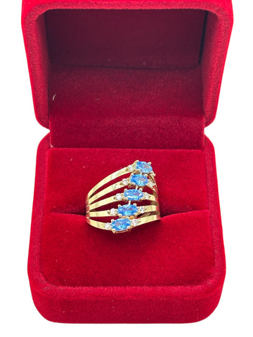 10k gold ring with cz stones size 7