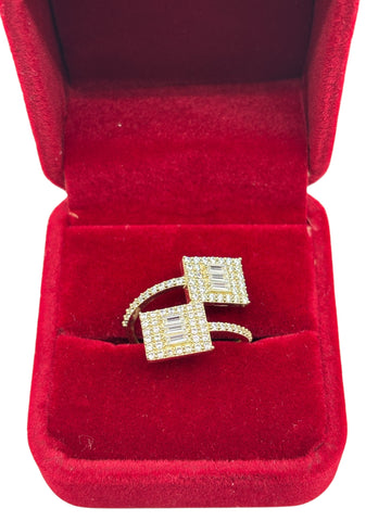 10k gold ring of squares with cz stones .size 7.5