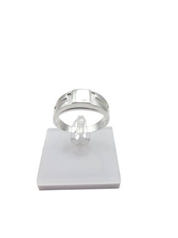 925 silver ring. I-shaped design. Size 12.5