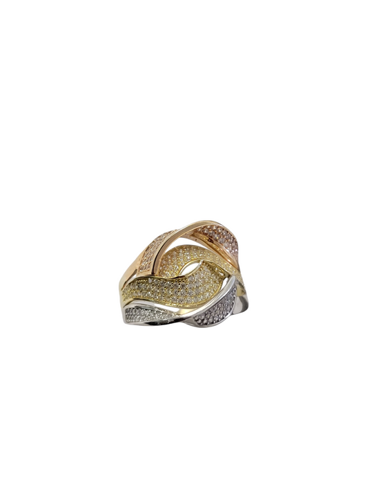 10k gold ring. 3 colors . Piedra CZ .