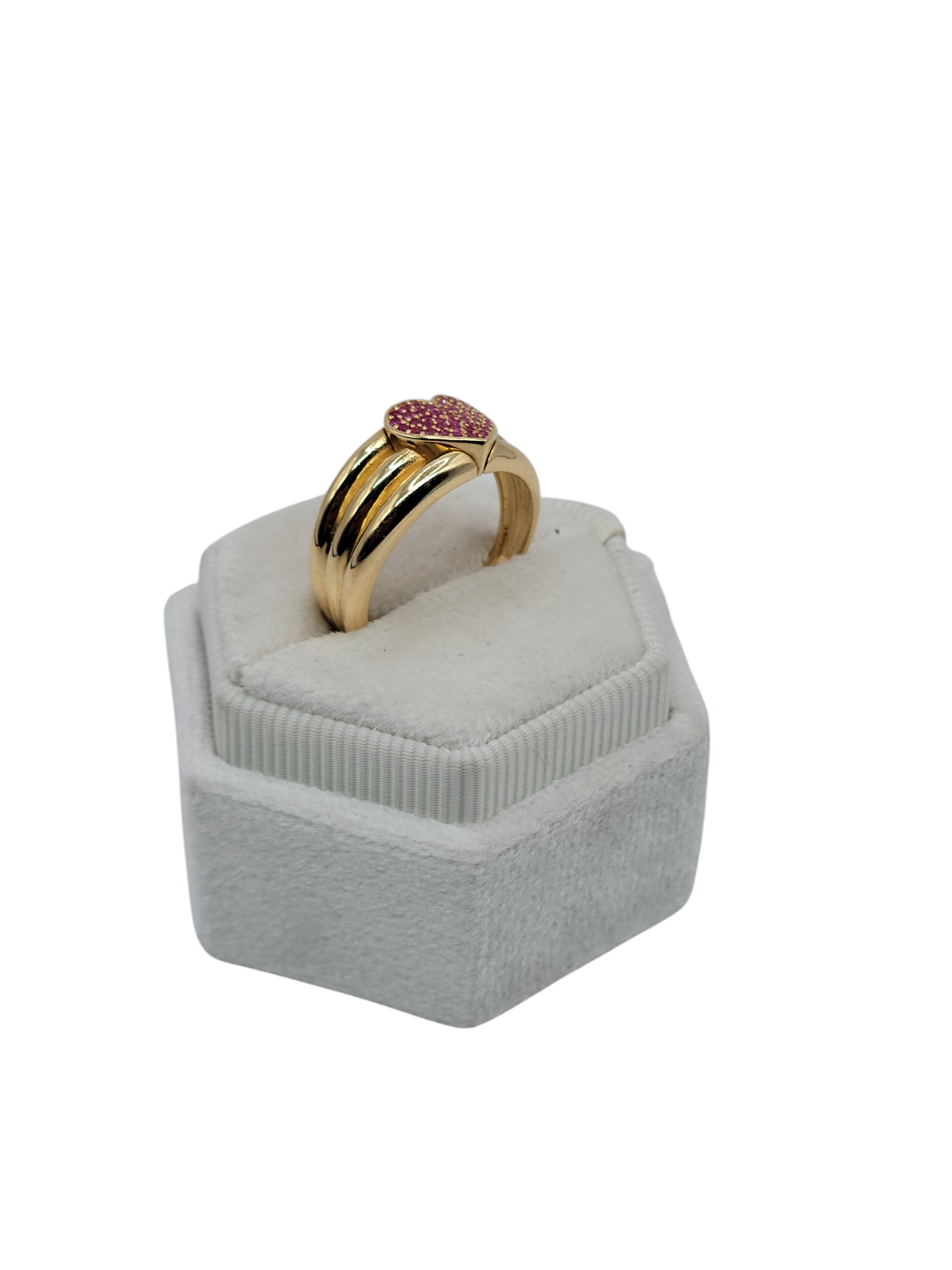 14k gold ring with small rubies stones size 7.5