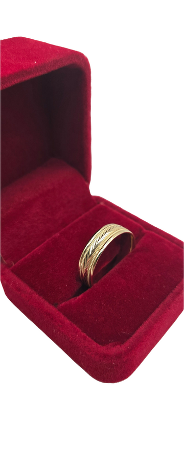 Gold band ring 10K . size 10