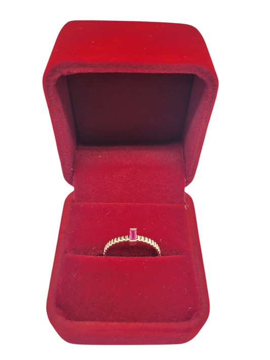 10K gold ring. Small pink square stone. Size 7.