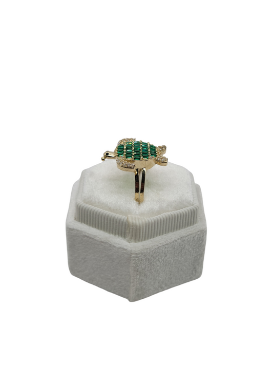 10k gold ring with turtle symbol and CZ stones size 7
