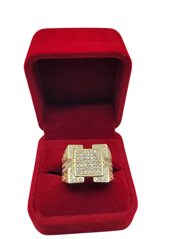 10K Gold Ring. Square CZ Stone. Size 12.