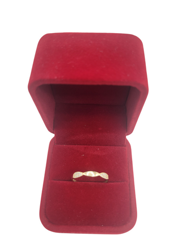 10K gold ring. Wedding band. Size 8.5