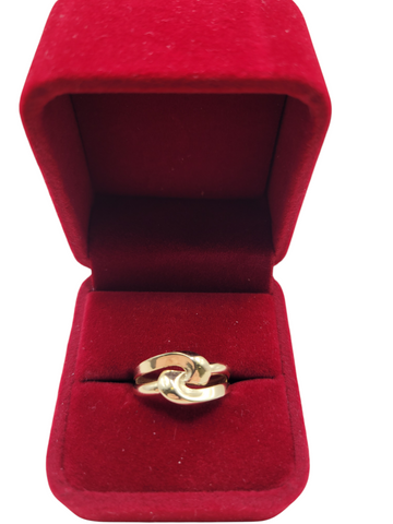 10K gold ring. Two intertwined cords. Size 7.5