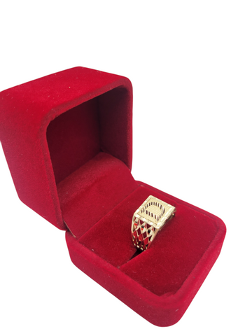 10K gold ring. Letter D. Size 9.