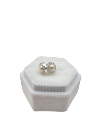 925 silver earrings. white pearl
