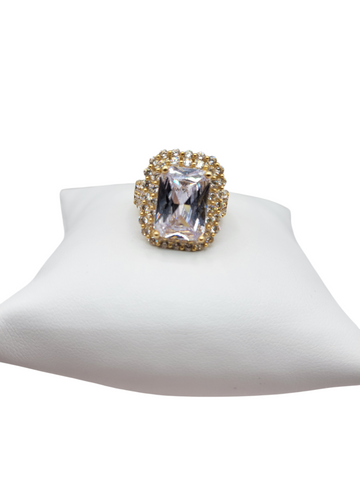 10K gold ring. big white CZ stone . Size 6.5.