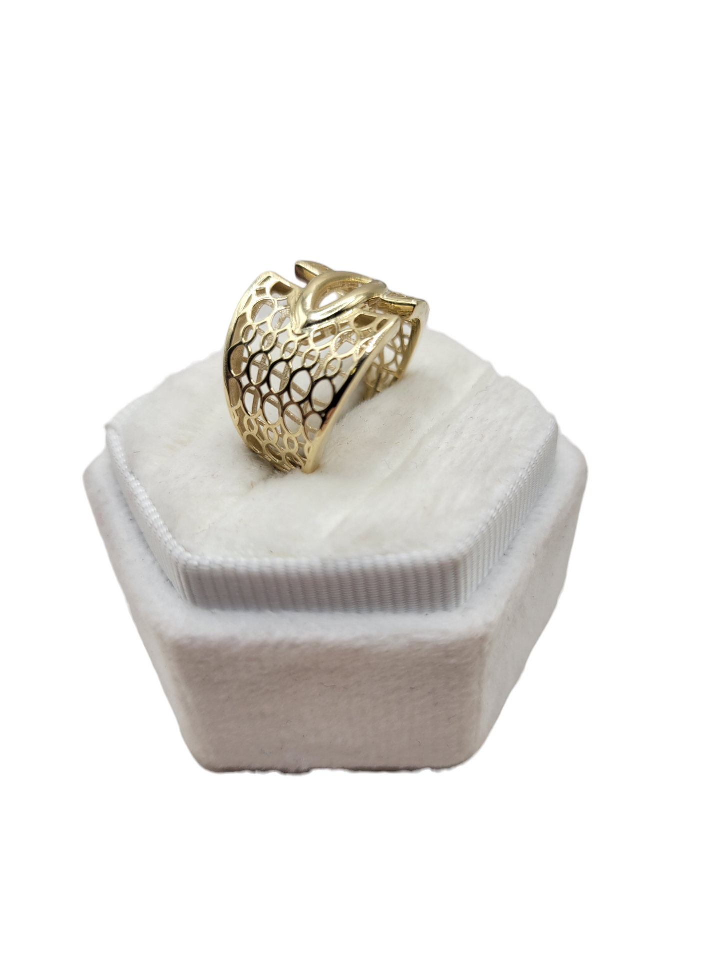 10K gold ring. eye . Size 6.5