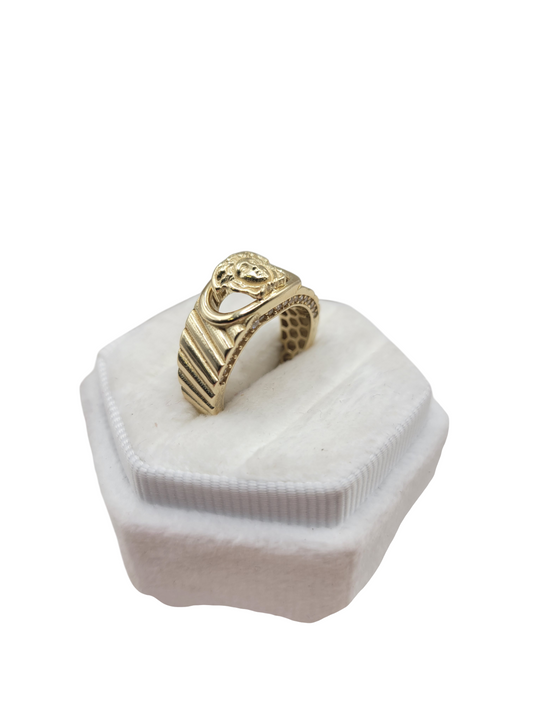 10K gold ring. medusa. Size 6.5