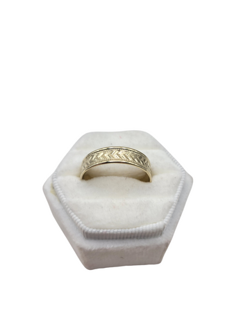 10K Gold Band Ring. Size 12.5