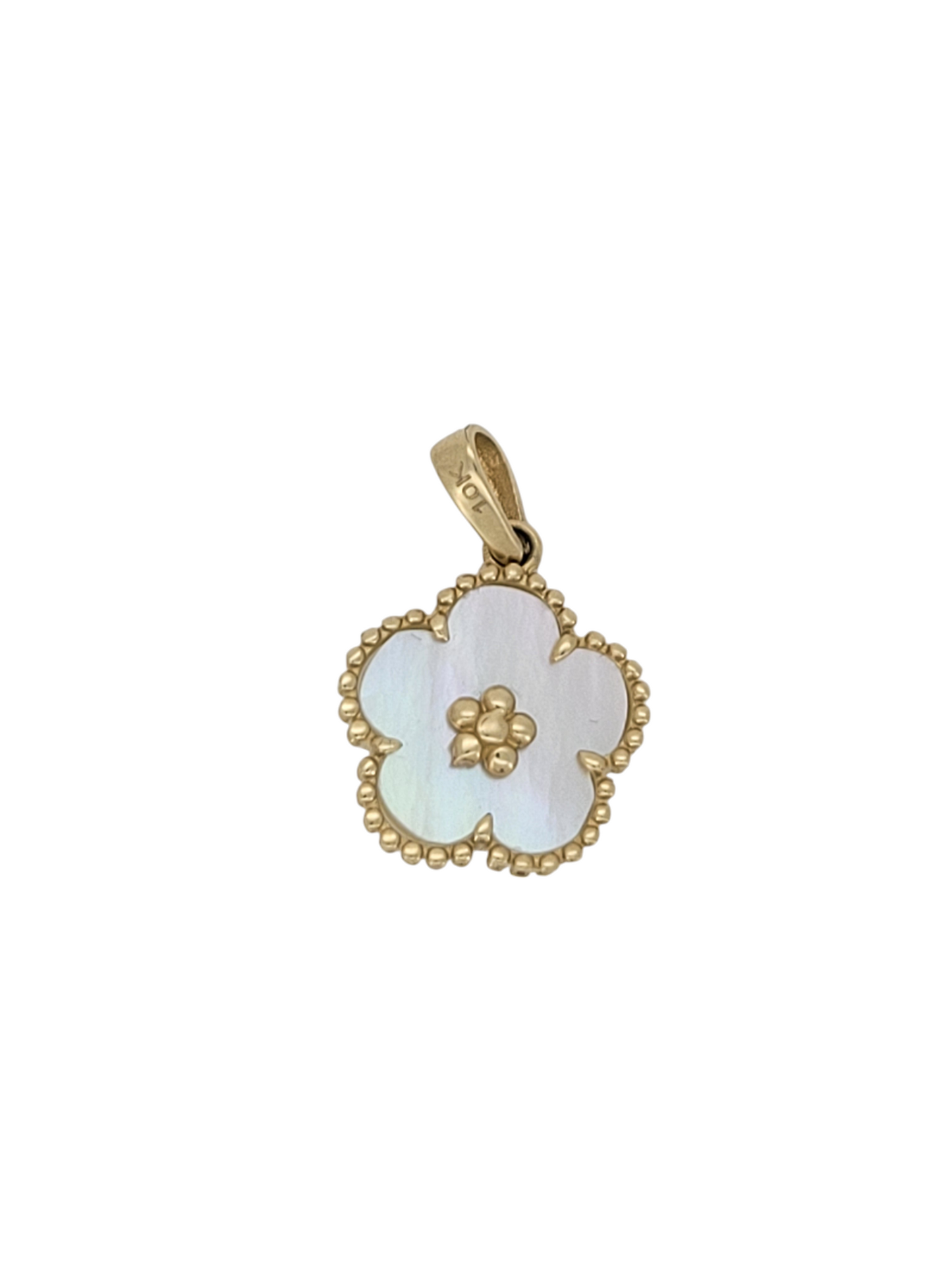 10K gold pendant. White flower.