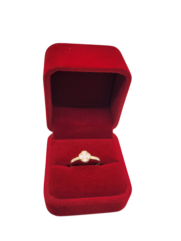 10K gold ring. Small pink flower. Size 7.5