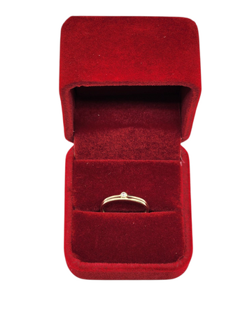 10k gold ring with round CZ stone. Size 7