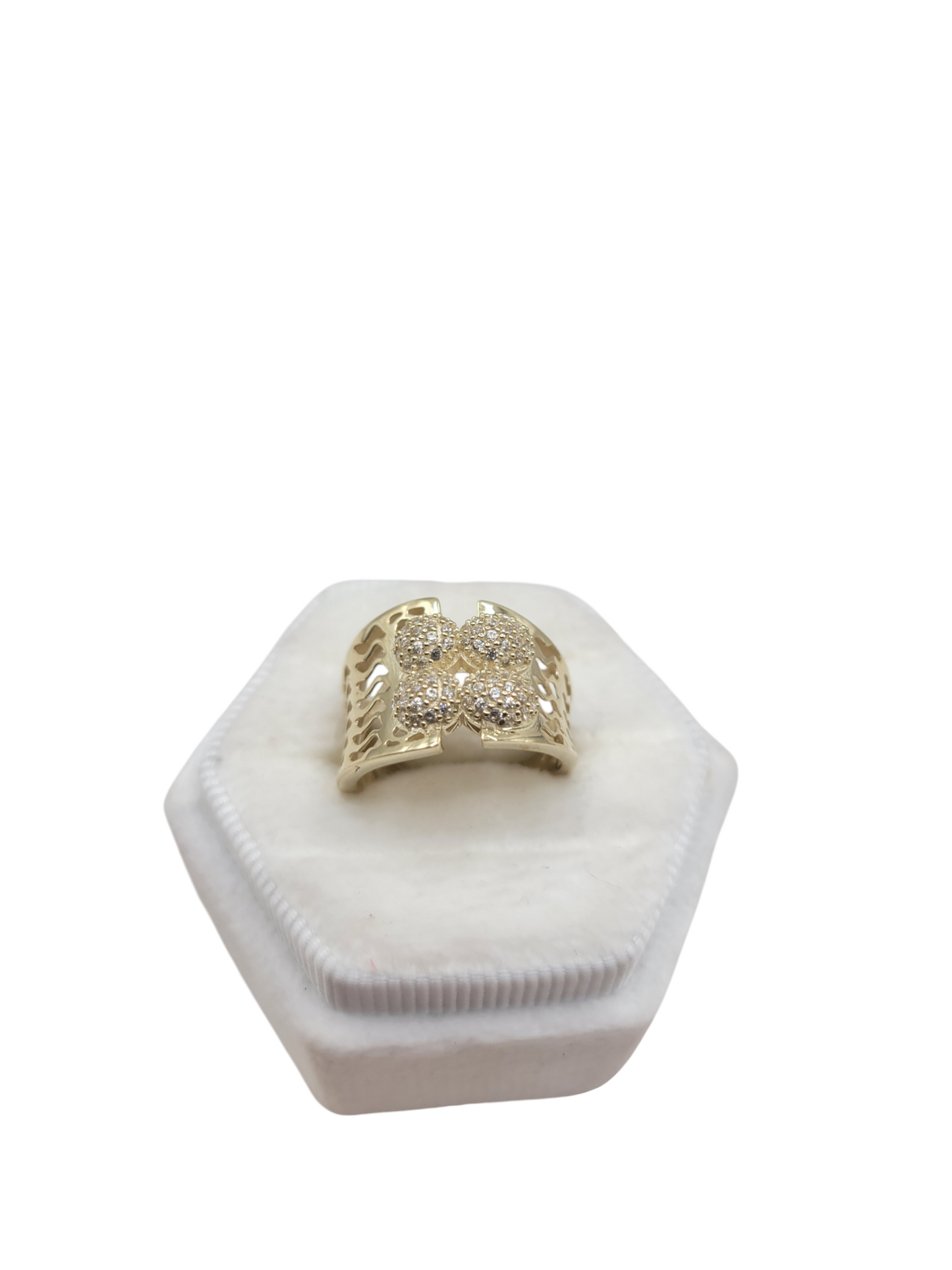 10K gold ring. 4 points. Size 6.5