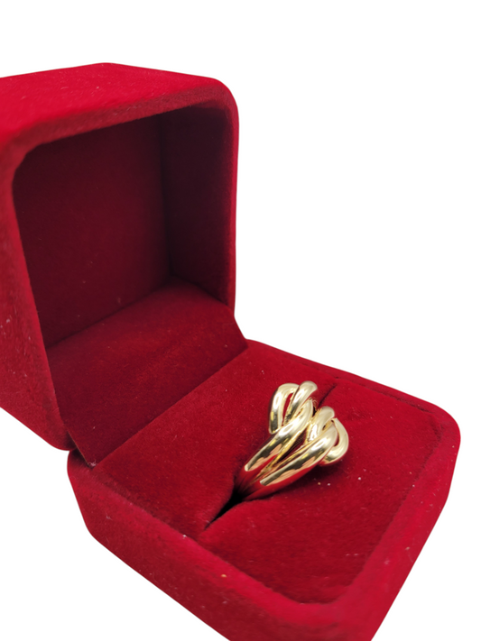 10K gold ring. Double knot. Size 8