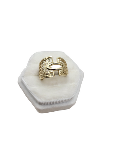 10K gold ring. eye . Size 6.5