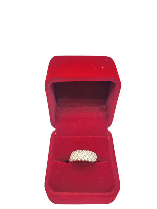10K gold ring. Real diamonds. Size 6.5
