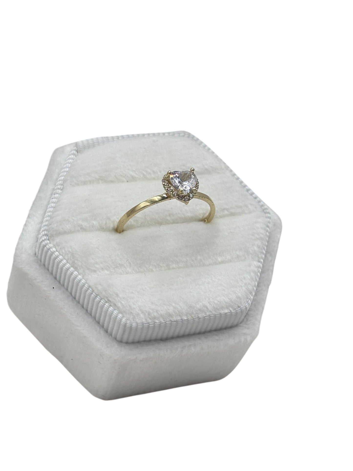 10k ring with Heart cz stone size 7