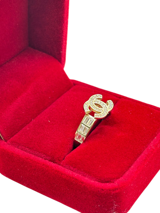 10k Gold doble c ring with cz stones size 8