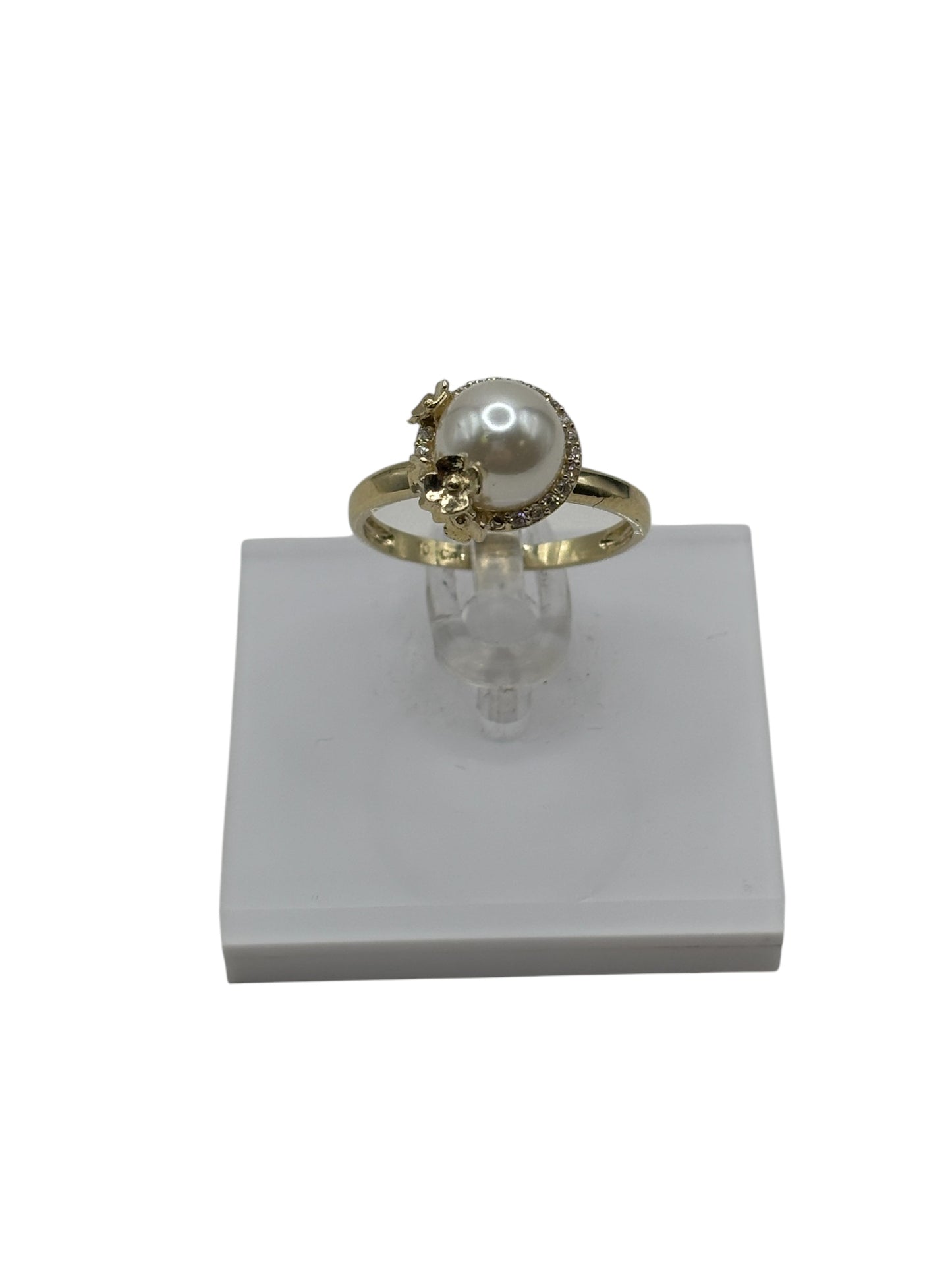 10k pearl ring with flowers size 6.5