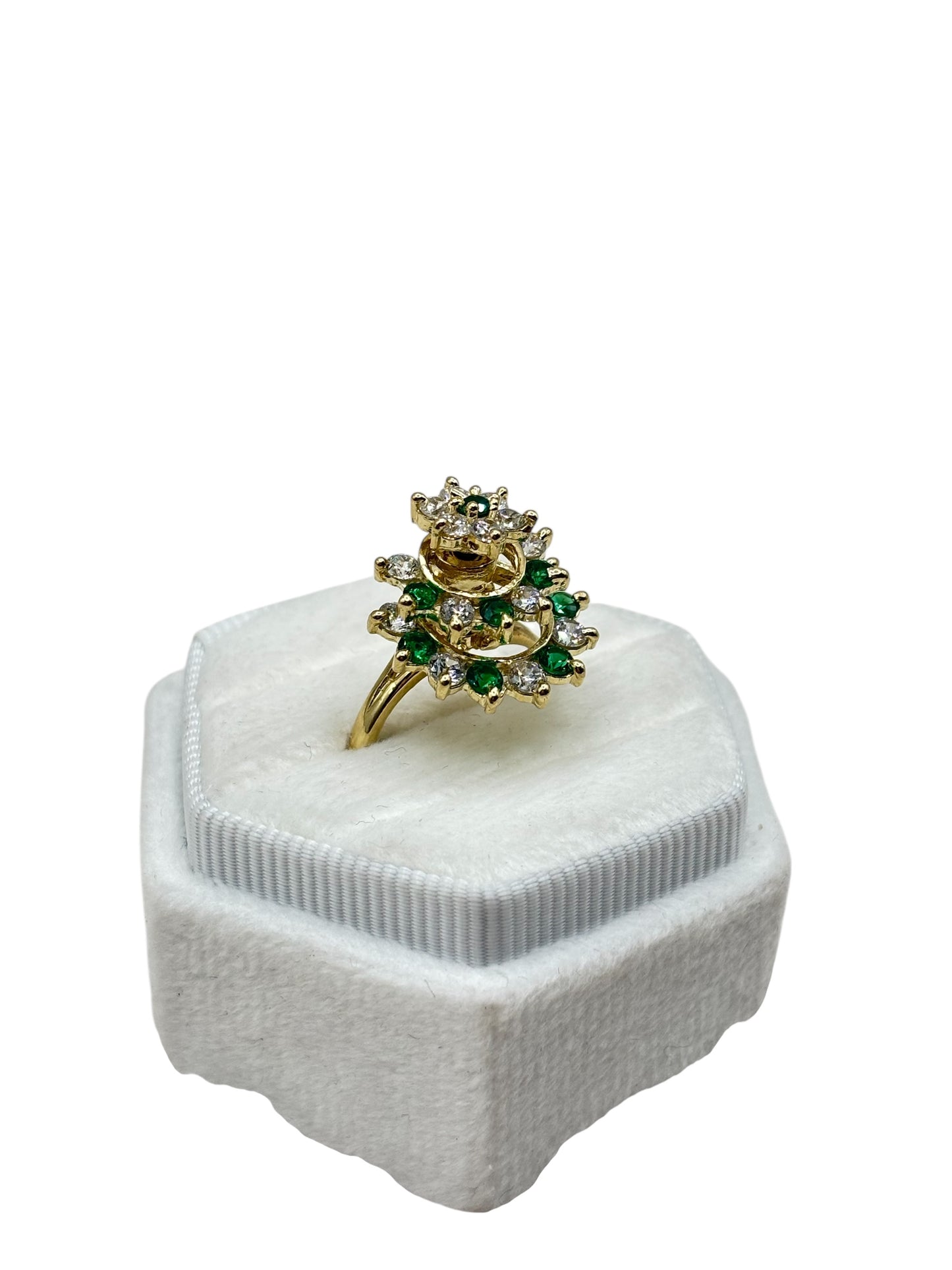10k gold flower ring with cz stones size 7