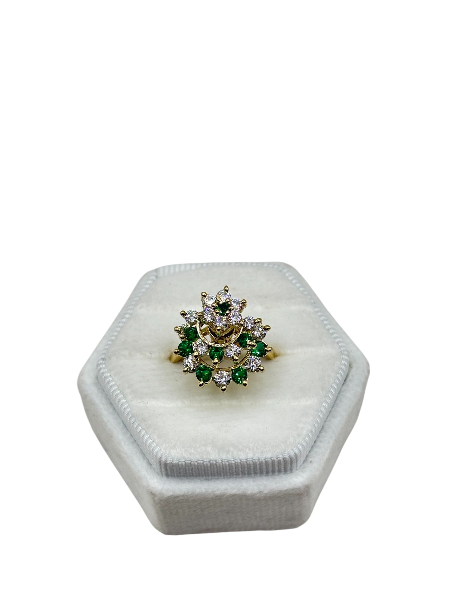 10k gold flower ring with cz stones size 7