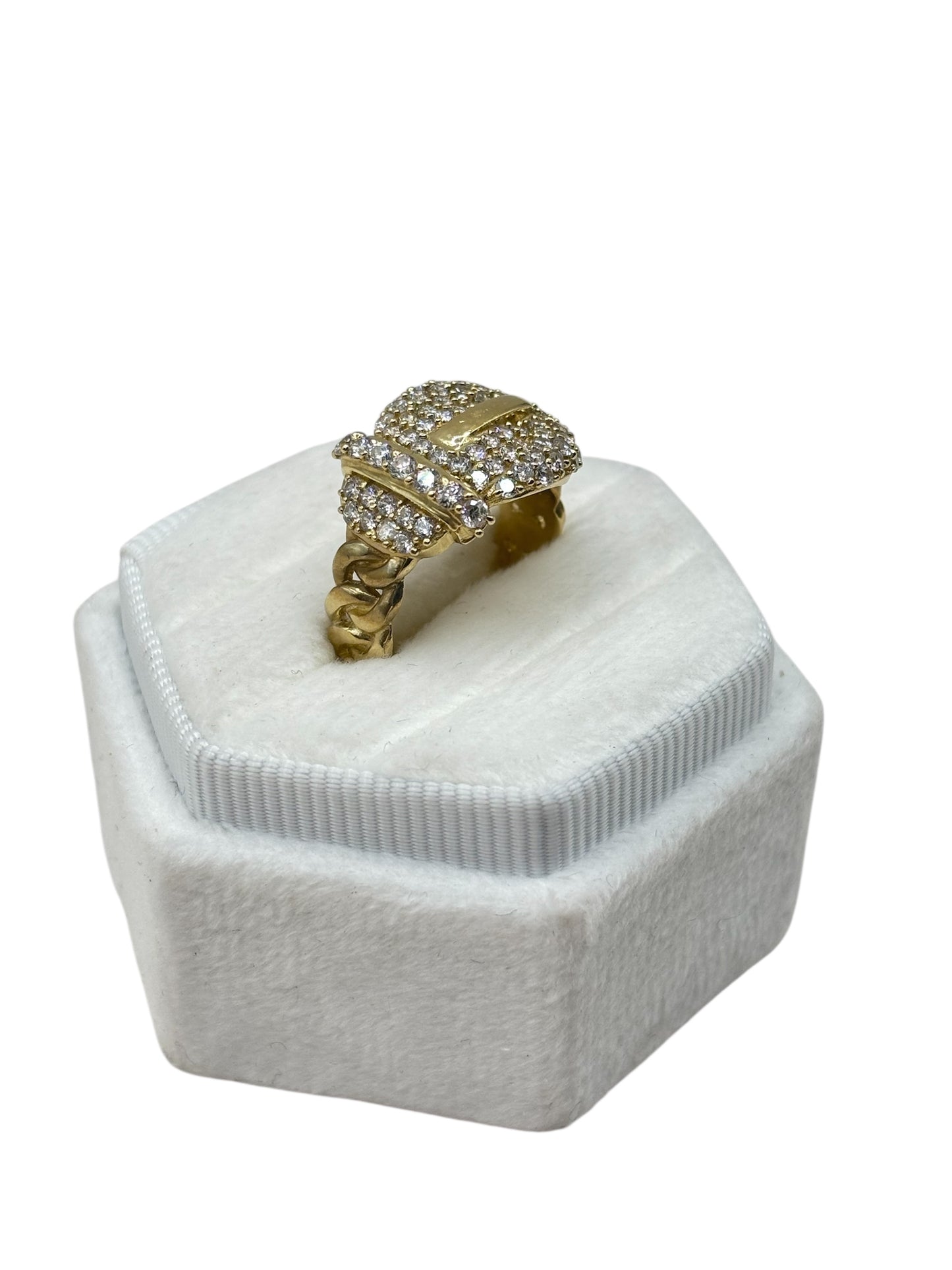 10k gold ring with cz stones size 6.5