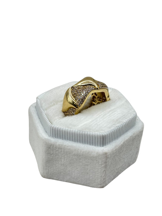 10k gold ring with cz stones size 6.5