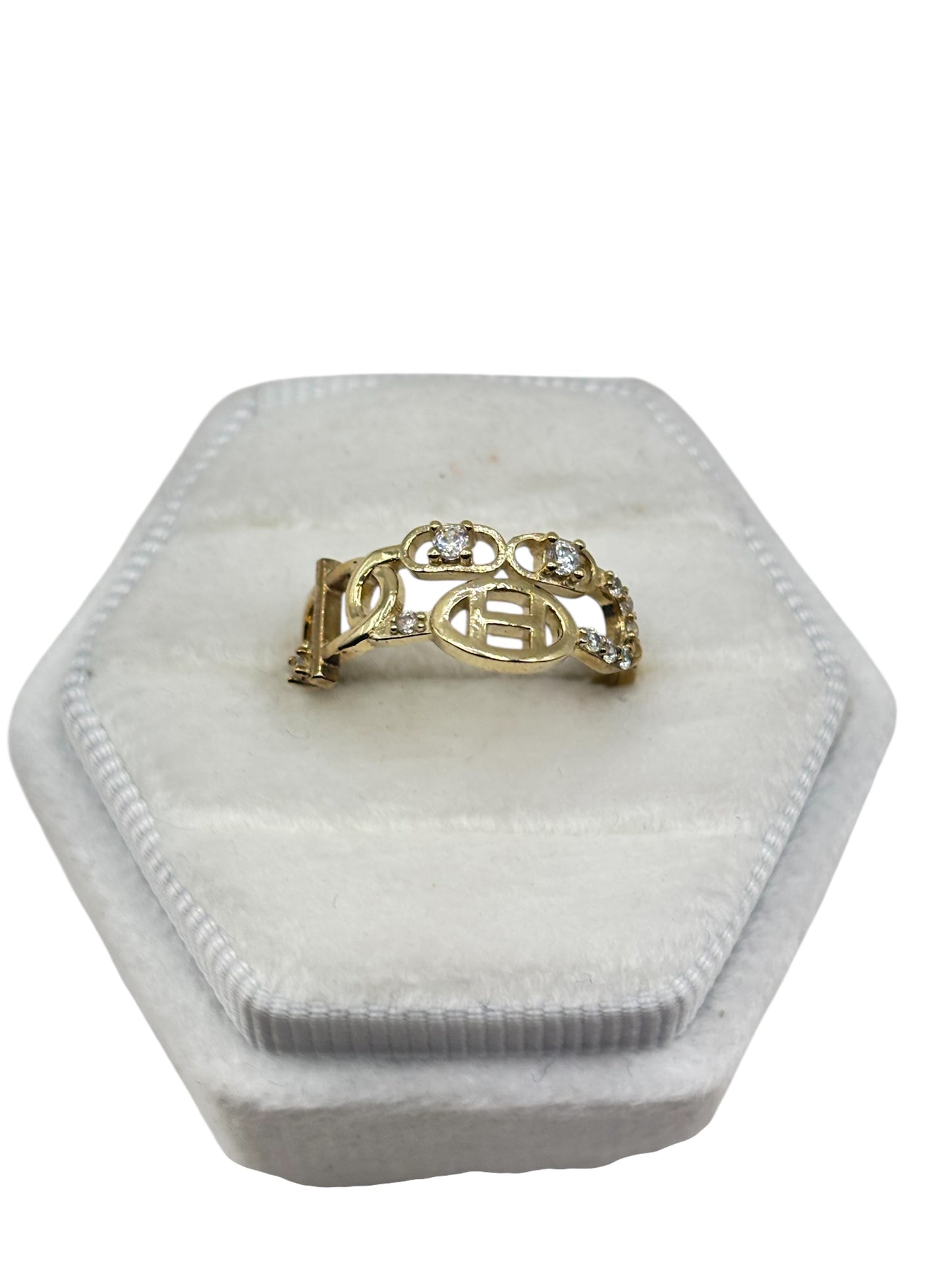 10k gold ring with cz stones size 7