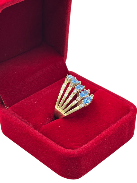 10k gold ring with cz stones size 7