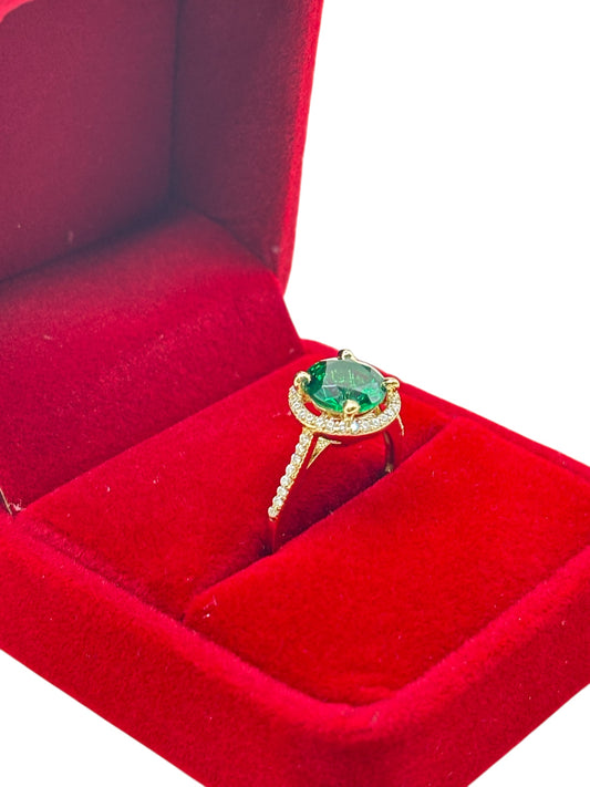 10k gold ring with cz stones size 7