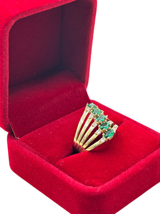 10k gold ring with cz stones size 6.5