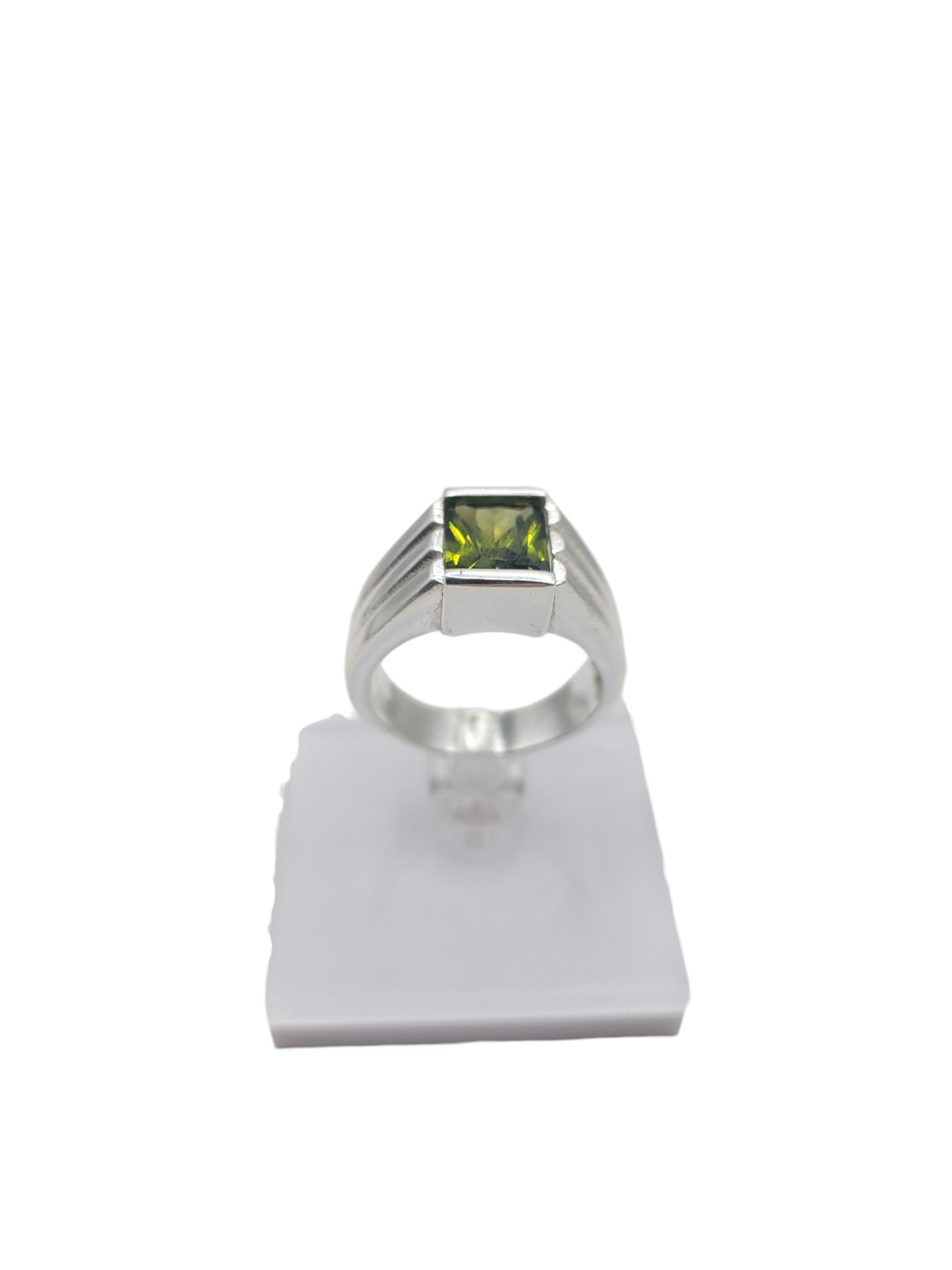 925 silver ring. Green CZ stone. Size 10
