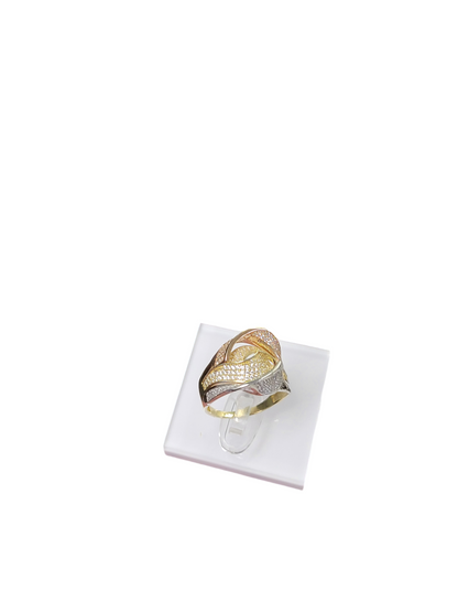 10k gold ring. 3 colors . Piedra CZ .