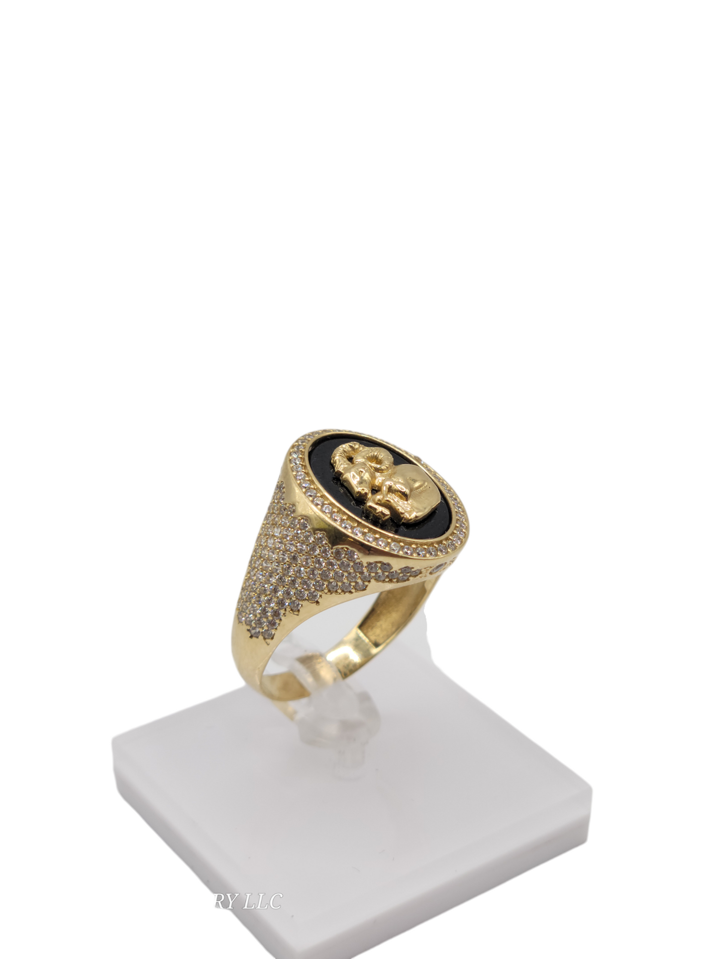 10k gold ring size 11 with CZ stones