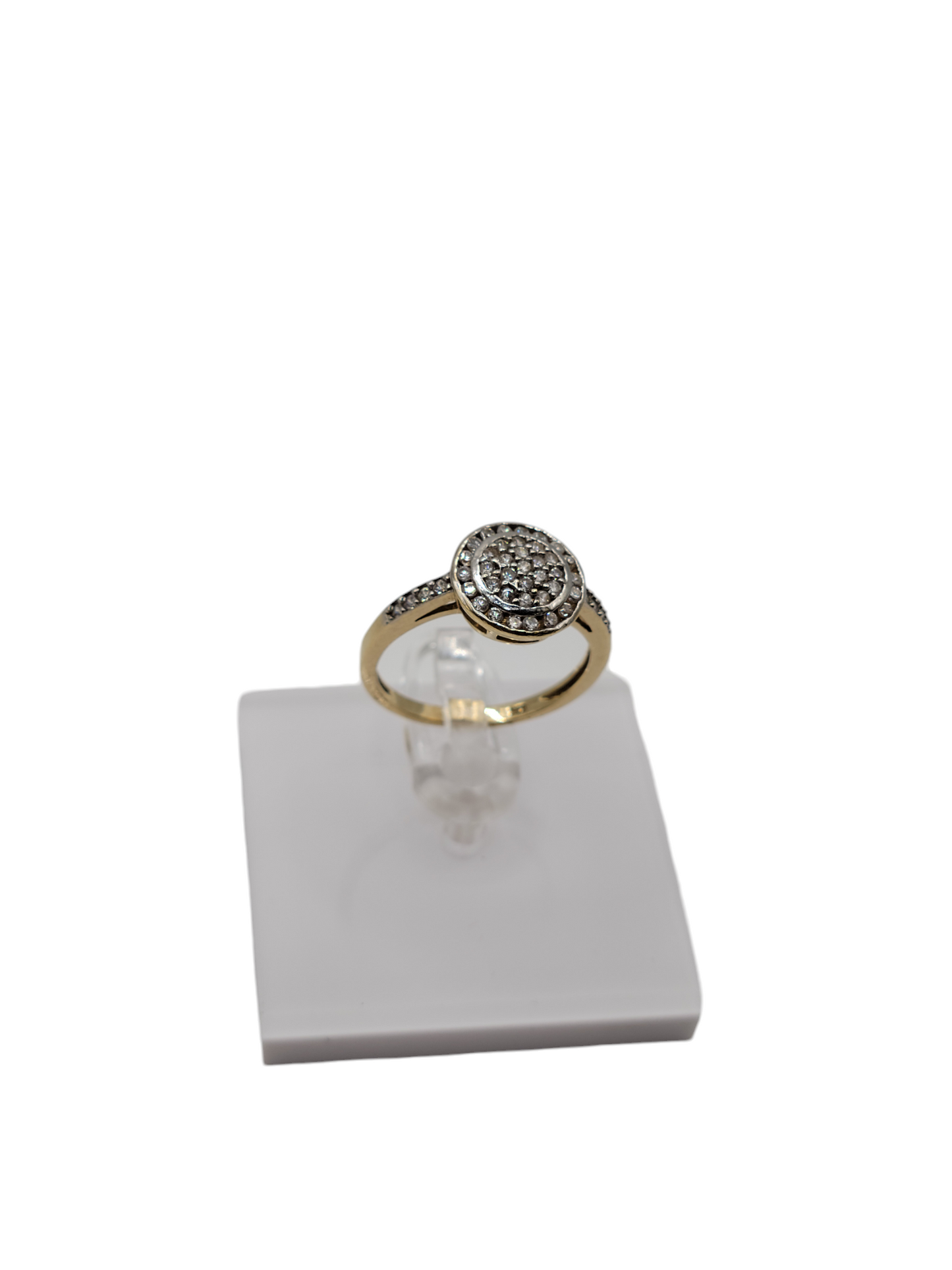 10k gold ring with CZ stones size 7