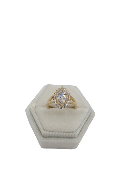 10k gold ring with CZ stones size 7