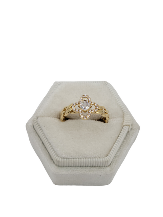 14k gold ring with CZ stones size 8