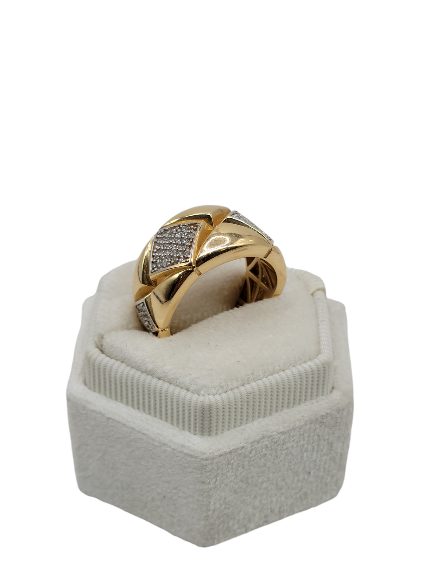 14k gold ring with CZ stones size 9