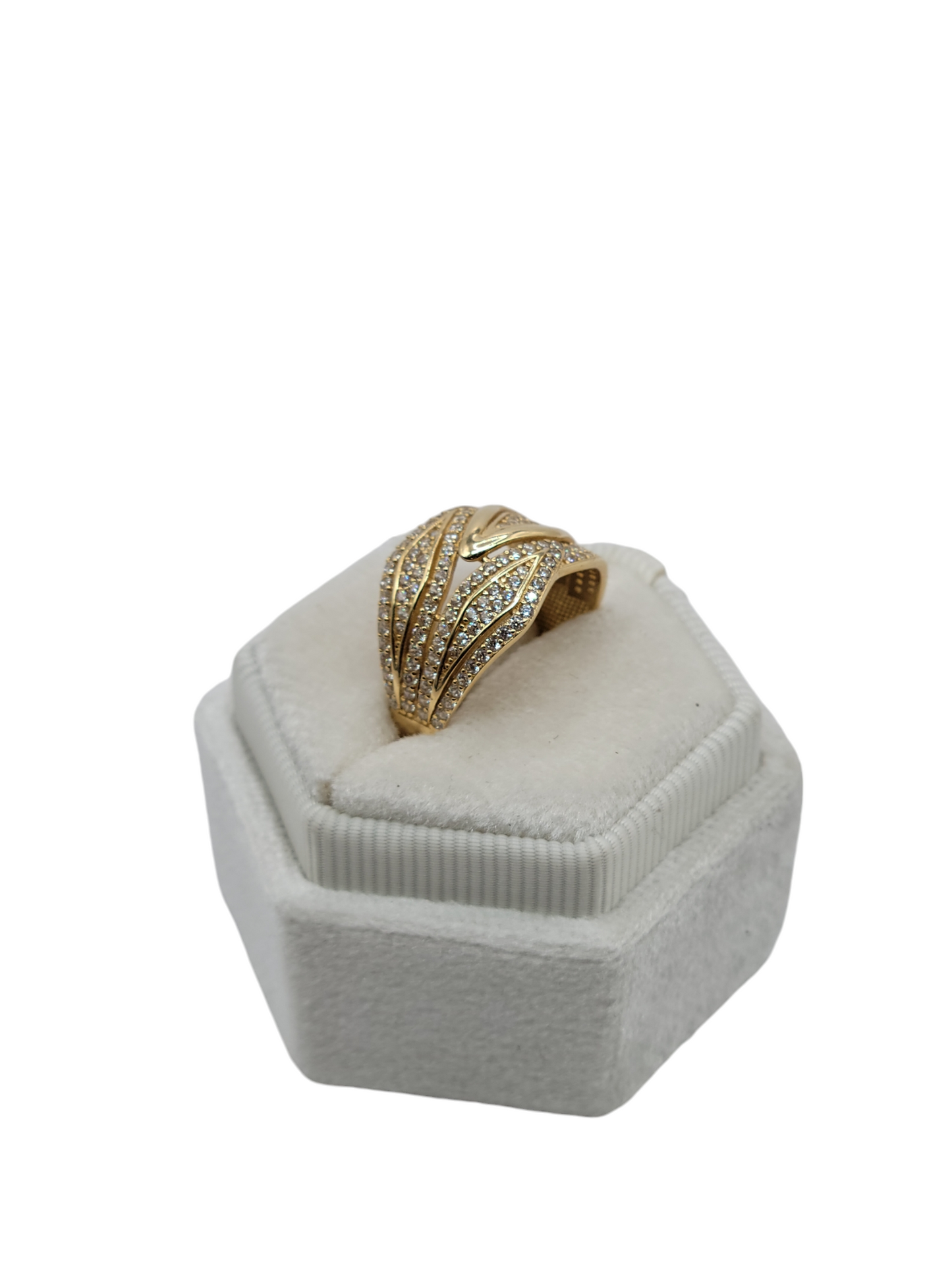 14k gold ring with CZ stones size 8