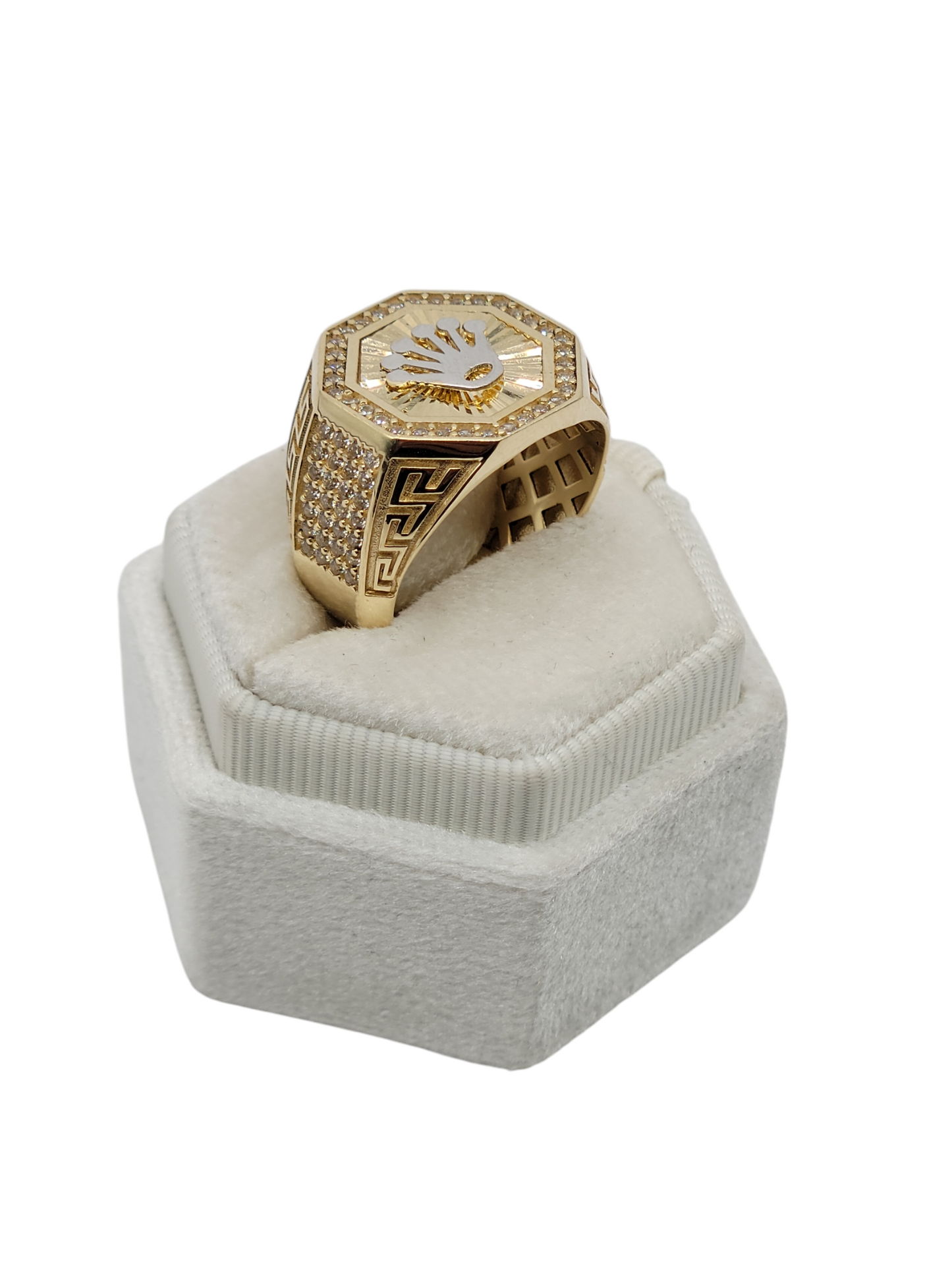 10k gold ring with CZ stones size 10