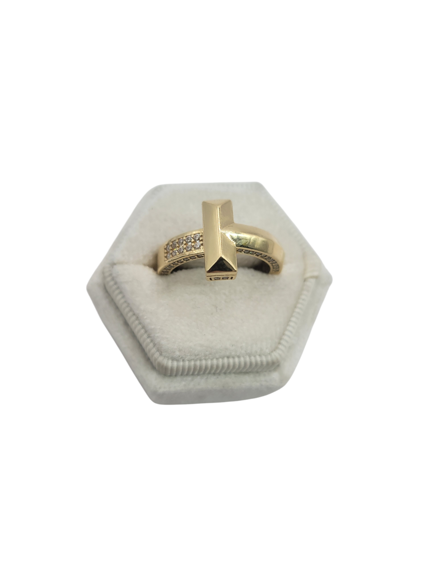 10K Gold Ring. Hammer. Size 8.