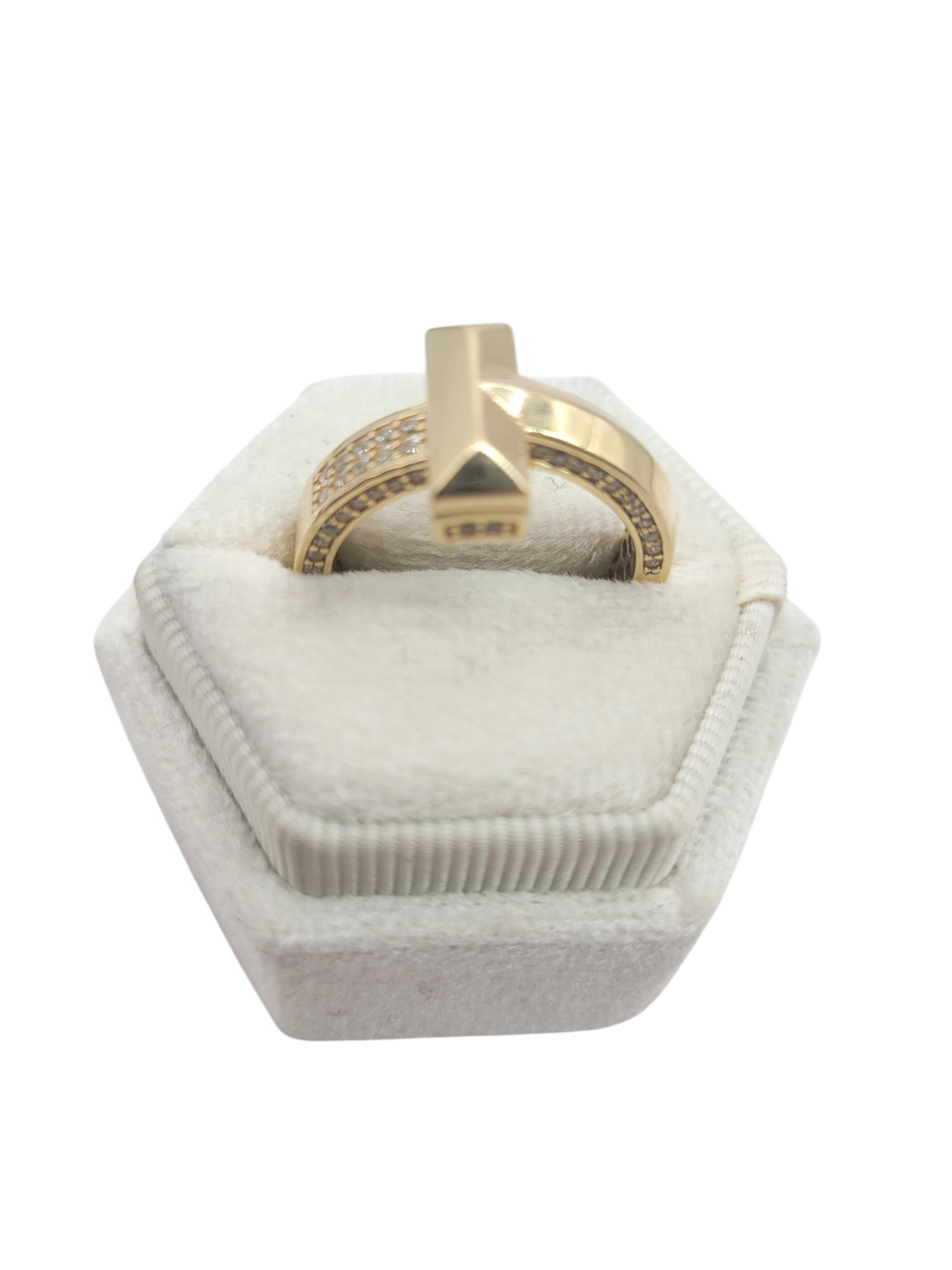 10K Gold Ring. Hammer. Size 8.