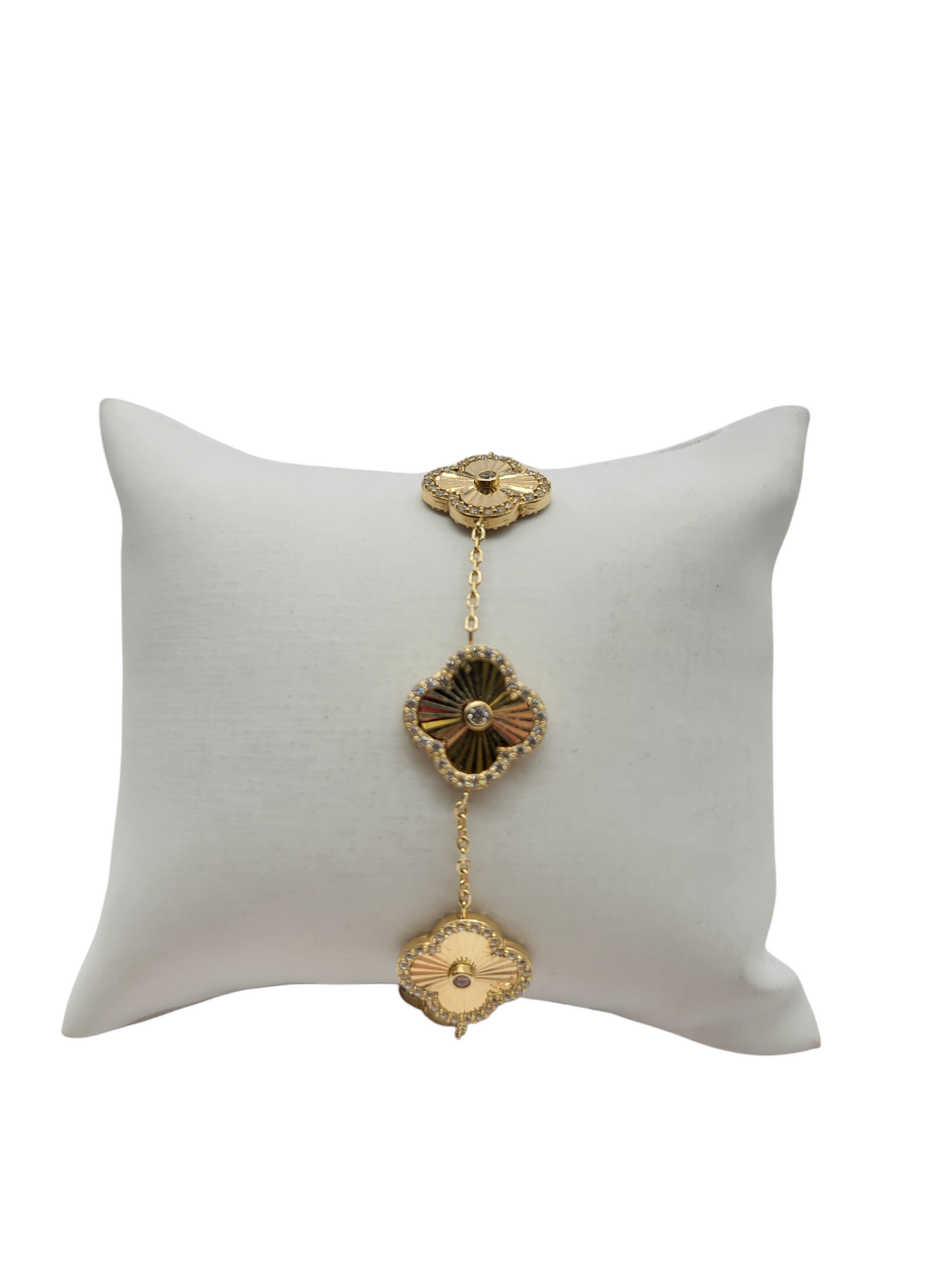 14K Gold Bracelet. Golden Clover. 8in. 2mm