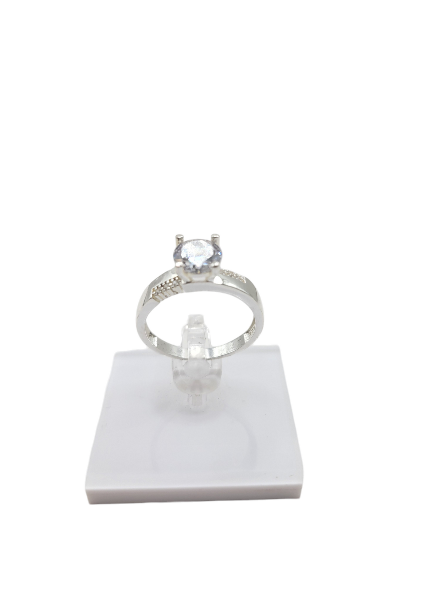 925 silver engagement ring. Crossed stones. Size 9