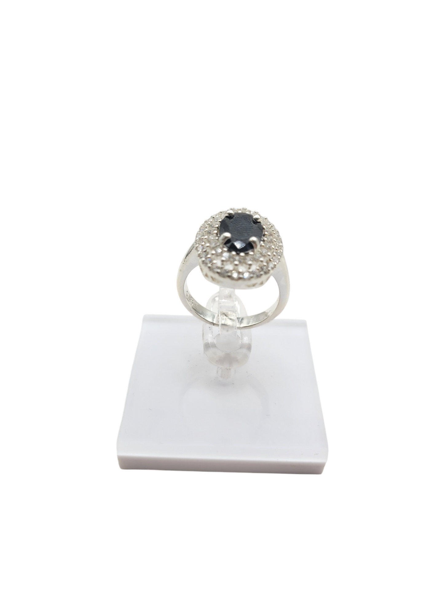 925 silver ring. Black stone. Size 7