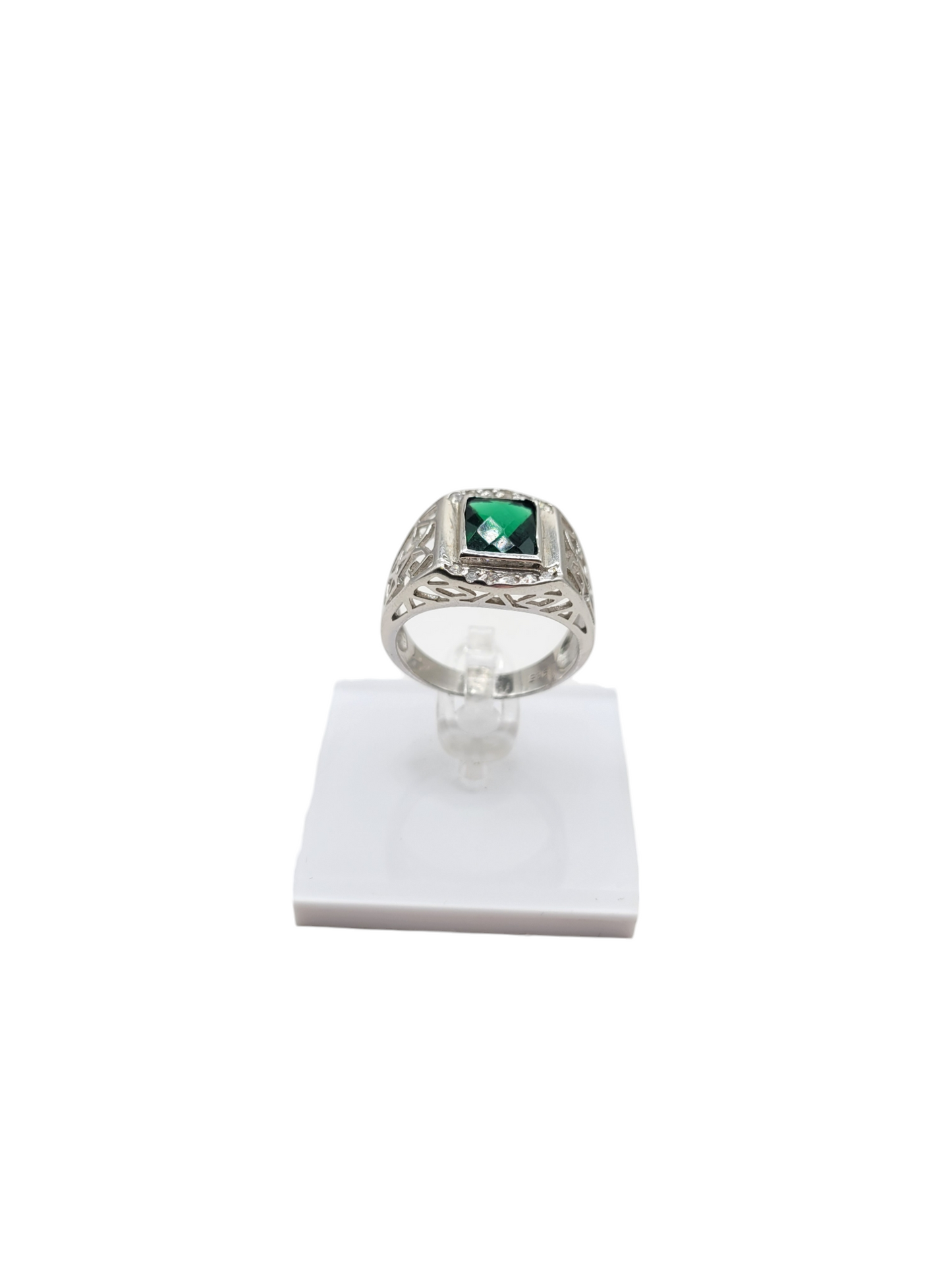 925 silver ring. Green CZ stone. Size 9